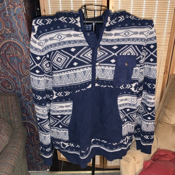 Hooded Sweater - Picture 1 of 3